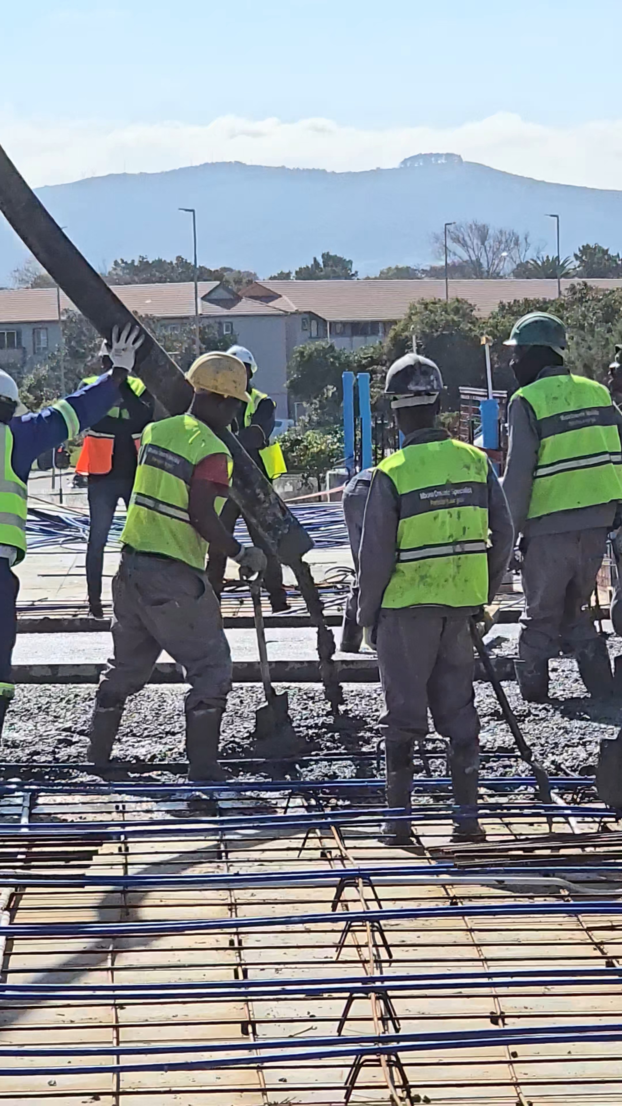 Deck pour in action (video)